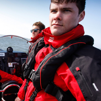 Crewsaver - ErgoFit 190N automatico, luce di emergenza e protezione contro gli spruzzi
