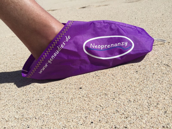 Neoprenanzy Anziehhilfe für Neoprenanzug Lila