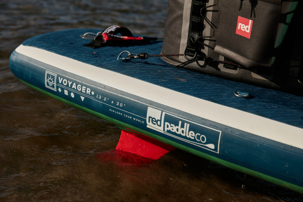 Red Paddle Co VOYAGER+ SUP 13'2" x 30" x 6" MSL Verde-Blanco